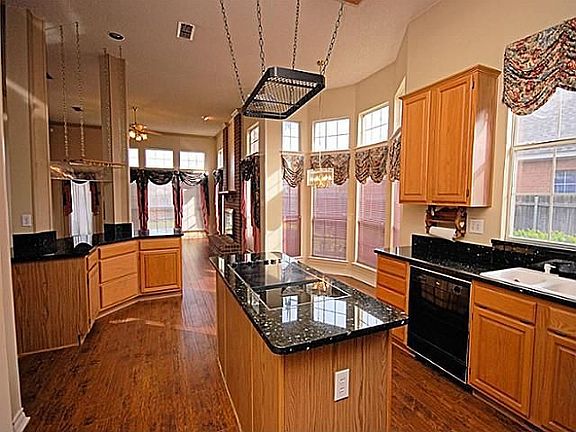 2nd image of 2924 Olympia Dr