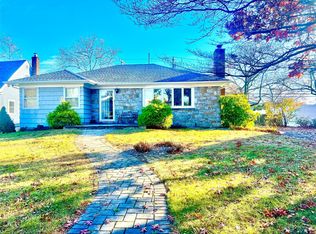 1691 Fenimore Rd, Hewlett, NY 11557