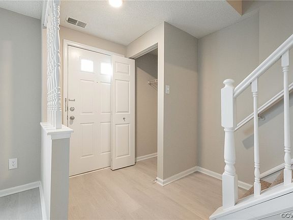 5th image of 9460 Tracey Lynne Cir