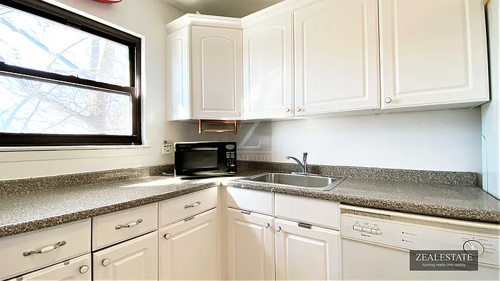 Rented by ZealEstate Group Inc | media 21