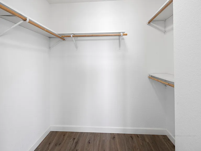 503 Gateway Pkwy #5 — Photo 22