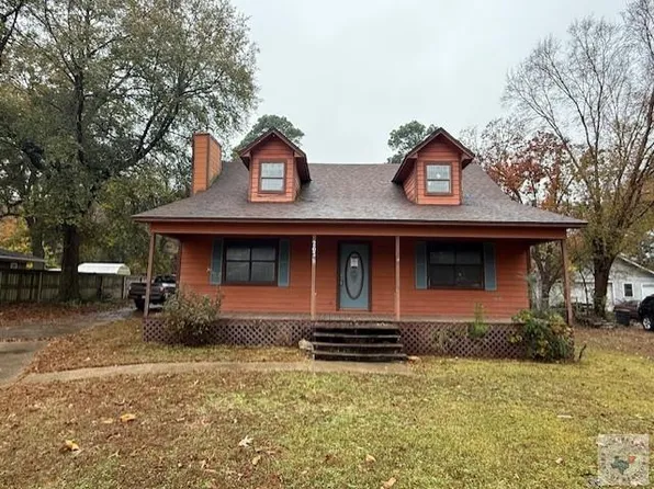 203 1/2 Memorial Dr, Wake Village, TX 75501