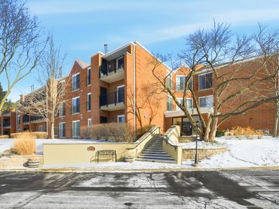 815 Leicester Rd #109, Elk Grove Village, IL, 60007