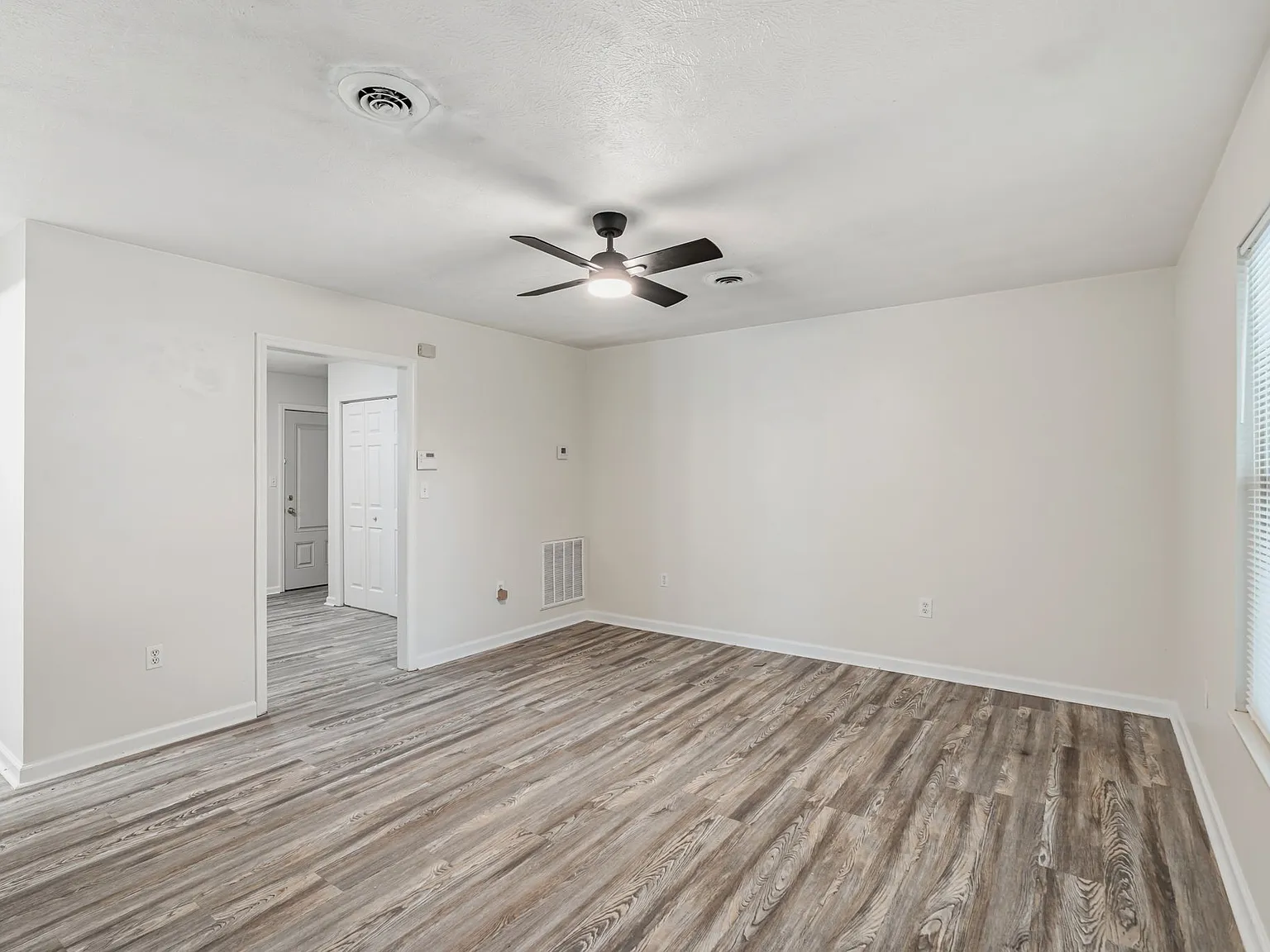 (Achcnsc) 5205 Cub Circle (Duplex) - 2 — Photo 3
