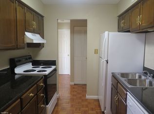 10140 W 96th Ter APT C, Overland Park, KS 66212