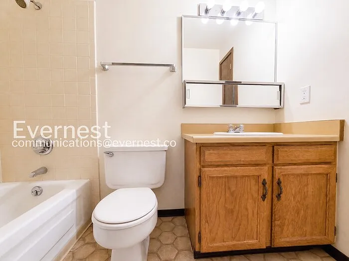 2 bed, 2.0 bath, 880 sqft, $1,925 — Photo 4