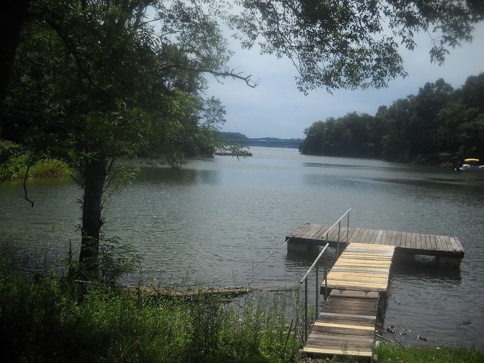 1st image of Lakeside Dr