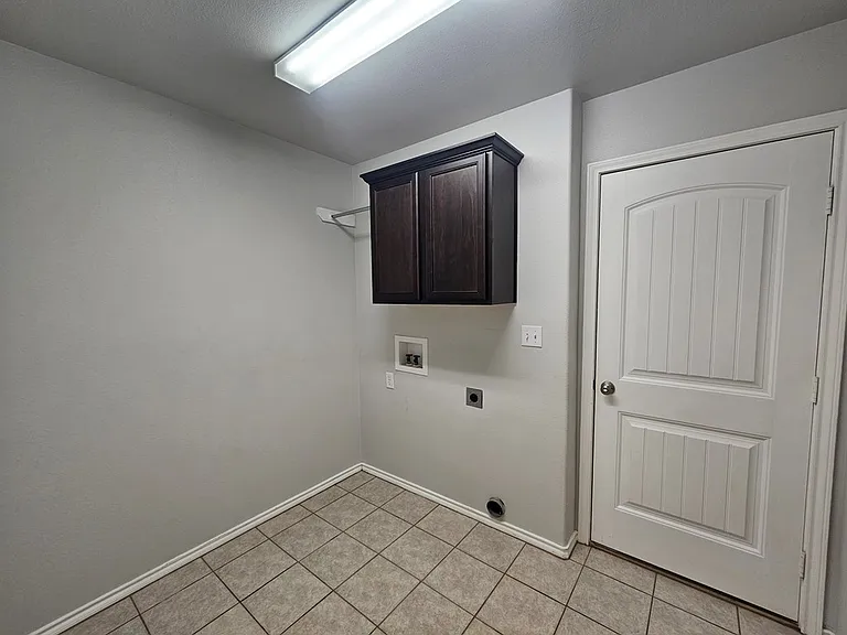 916 Mays Dr — Photo 14