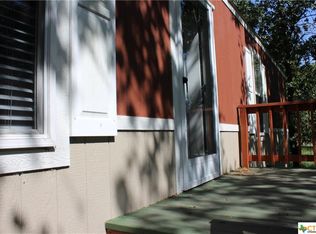 678 Oak Tree Rd, Seguin, TX 78155