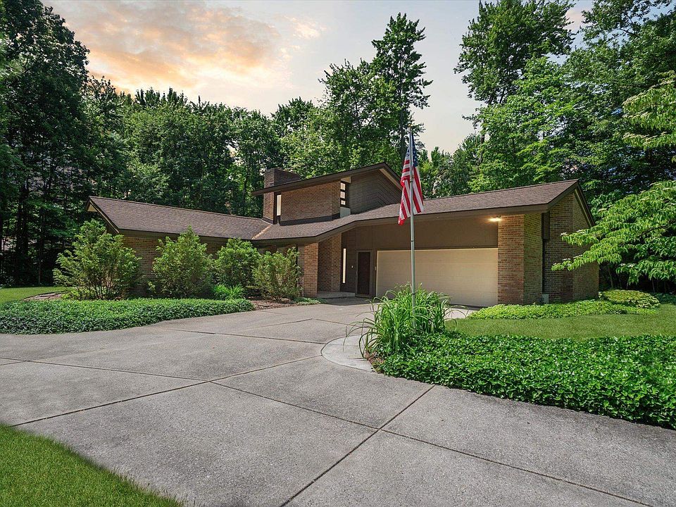1st image of 2800 Whitewood Dr