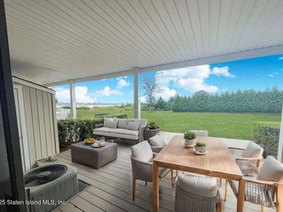 61 W Tiana Rd, Hampton Bays, NY, 11946