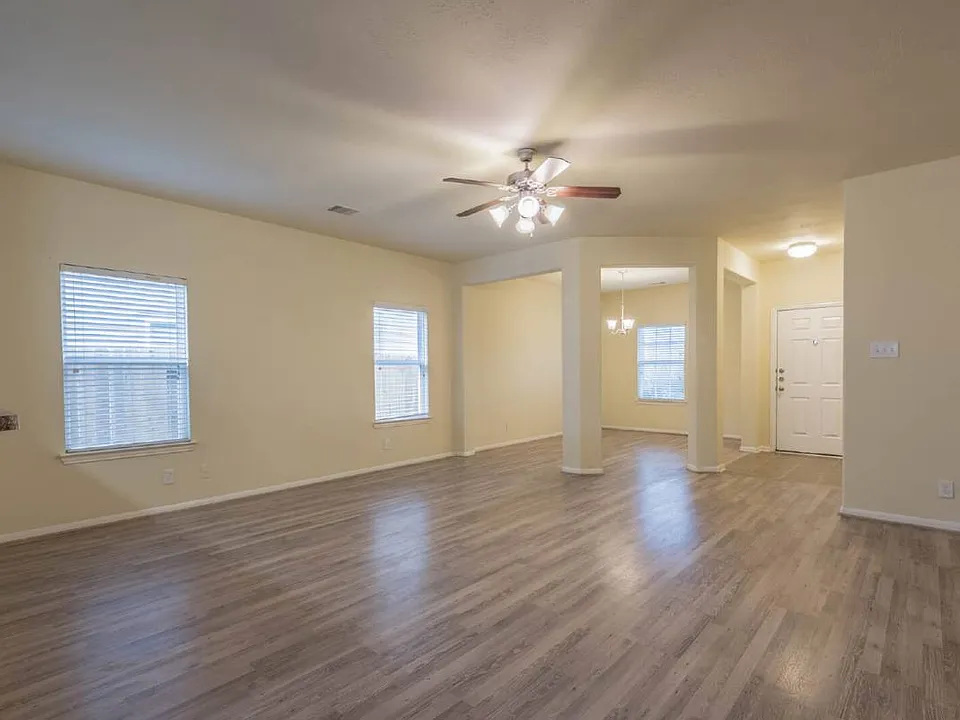 17407 Blackstone Trail Dr