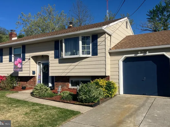 339 Booth Dr, Bellmawr, NJ 08031