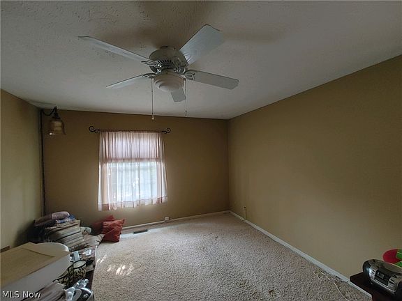 5th image of 5119 Franklyn Blvd #B