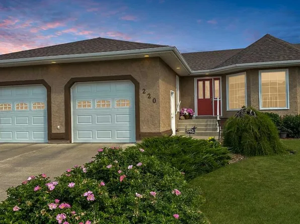 220 S 10th Ave NE, Sundre, AB T0M 1X0