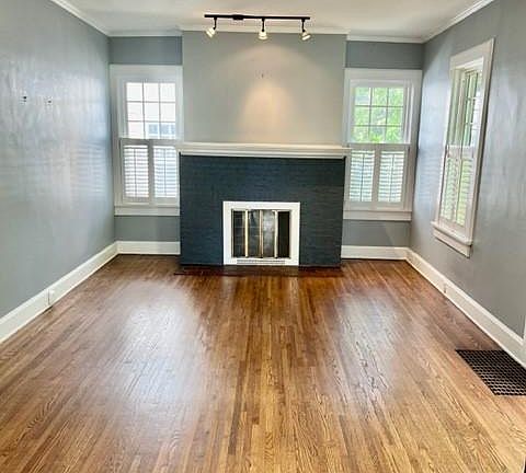 3rd image of 1078 Saint Louis Pl NE