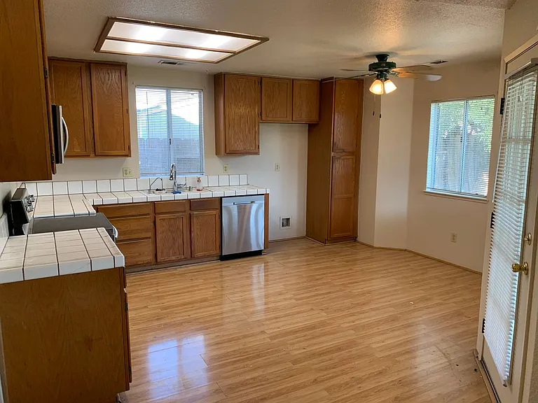 321 Thomsen Rd — Photo 5