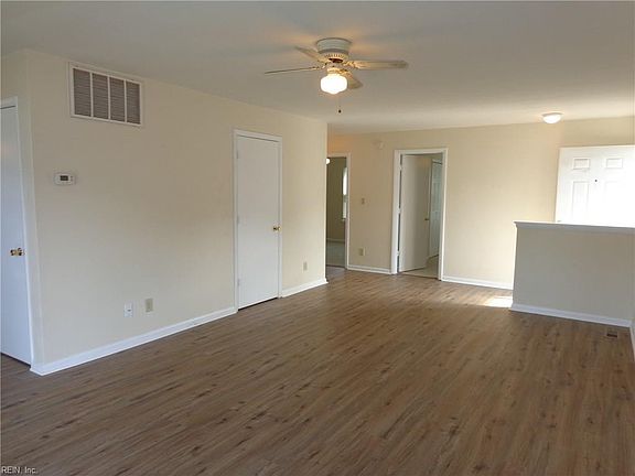 3rd image of 4636 Coronet Ave