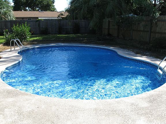 2nd image of 2753 Oakdale Dr W