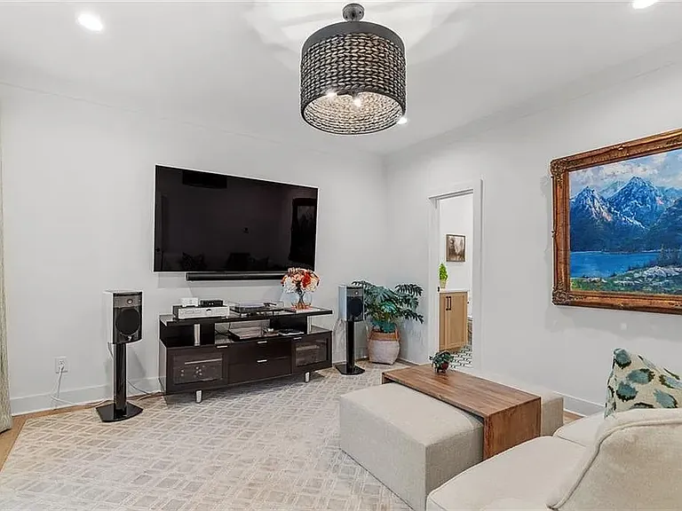 4051 Haverhill Dr NE — Photo 3