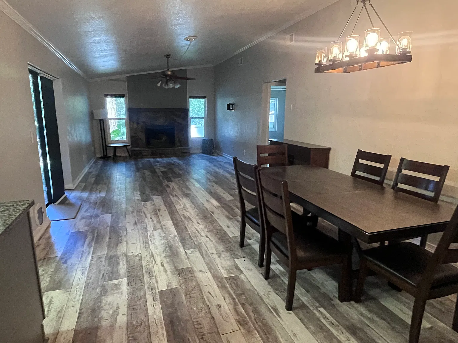 4 bed, 2694 sqft, $3,200 — Photo 2