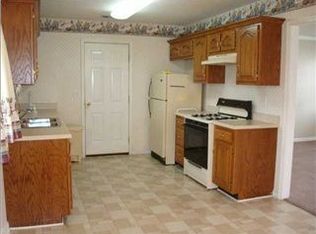 128 Cedar Tree Ln, Rossville, GA 30741