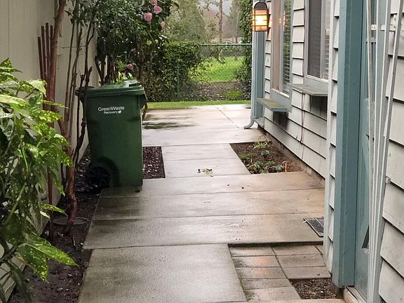 2nd image of 321 Lockewood Ln