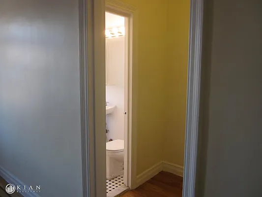 Rented by Kian Realty | media 10