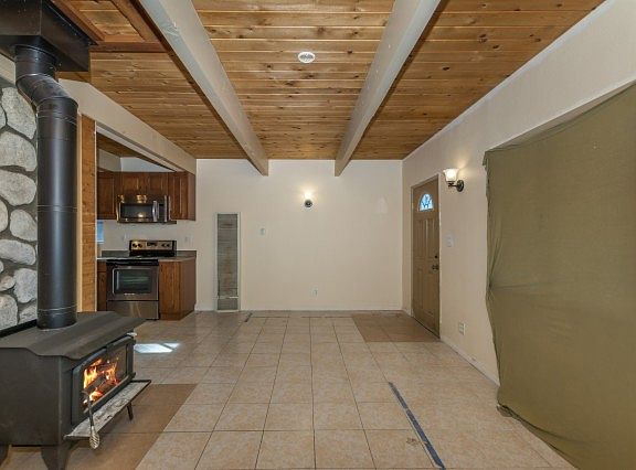 5th image of 428 W Country Club Blvd