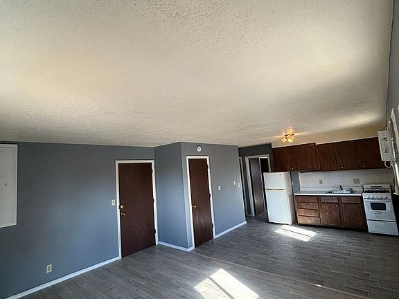 3rd image of 605 Bradley Dr APT F