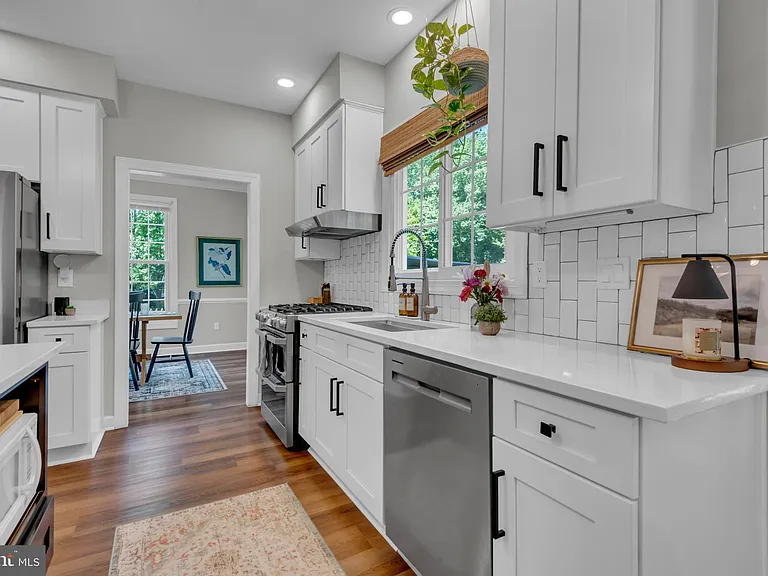 2816 Bargate Ct — Photo 13