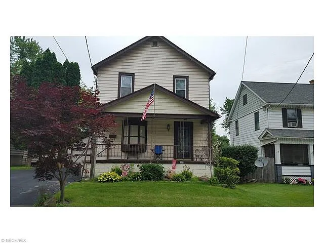 126 Neil St photo 1