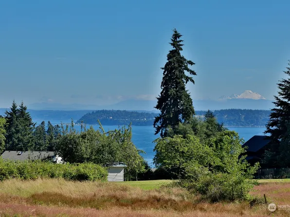 6949 Humphrey Road, Clinton, WA 98236