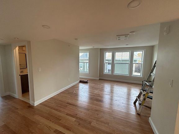 4th image of 66 Ashford St #2