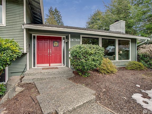 Fairwood Greens is a thriving, small town community with big amenities including 24 hour security patrols, community events, parks, quiet streets and award-winning Kent Schools. Memberships are available at the Fairwood Golf & Country Club with gorgeous 18-hole golf course, pool, exercise facility & restaurant. Easy access to freeways, airport, hospital, major retail, dining & business hubs. 