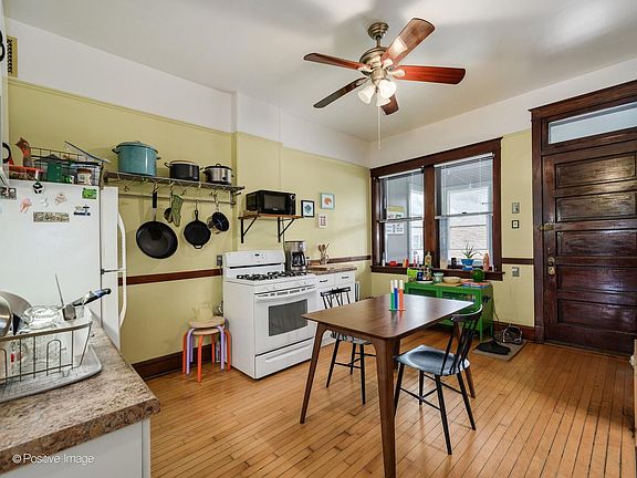5th image of 925 W 31st Pl