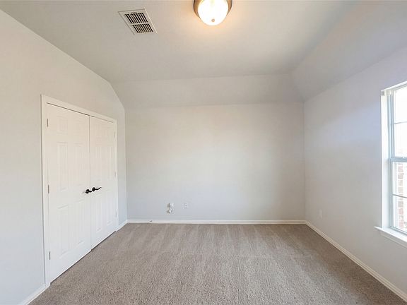 4th image of 11963 Henderson Dr