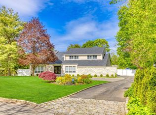 422 Mill River Rd, East Norwich, NY 11732