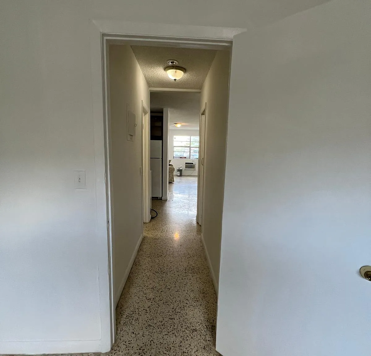 1 bed, 750 sqft, $1,500 — Photo 3