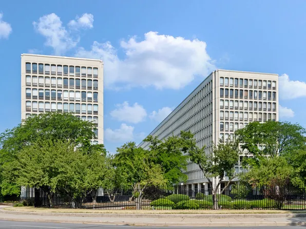 1451 E 55th St APT 1022N, Chicago, IL 60615