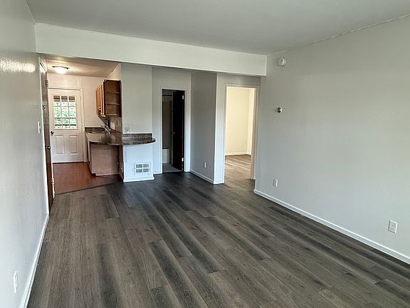 5th image of 28 College Ave #B