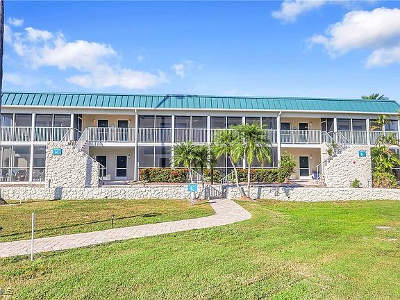 2nd image of 827 E Gulf Dr Unit K8