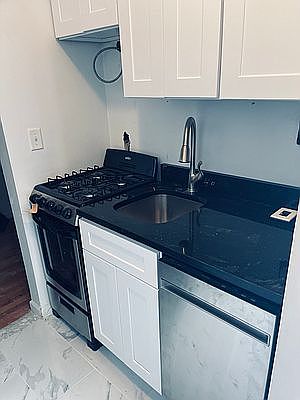 5th image of 218 E 81st St APT 2C