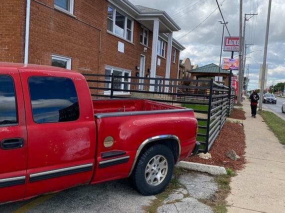5th image of 15000 Dorchester Ave