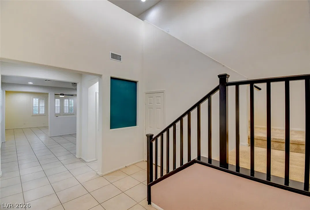 5 bed, 3.5 bath, 3057 sqft, $2,995 — Photo 4