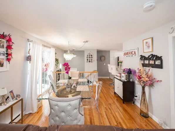 155 Hamilton St APT 4, Worcester, MA 01604