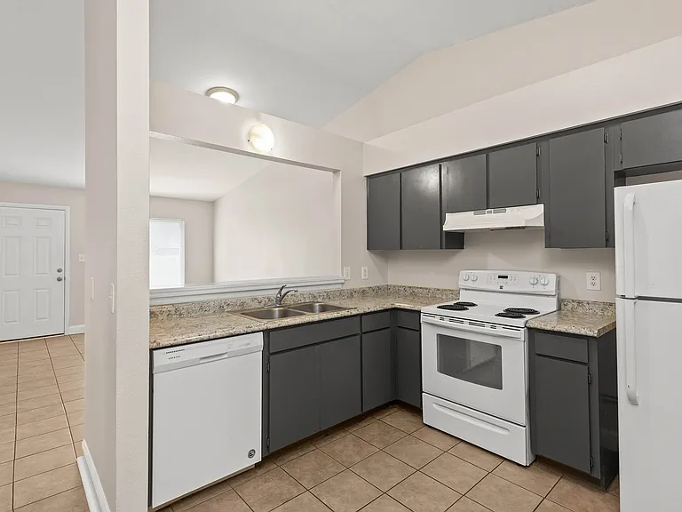 2551 Vale Ct — Photo 4