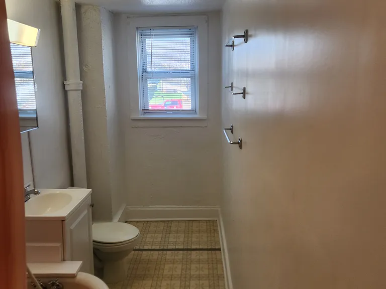 317 E Weidman St — Photo 8