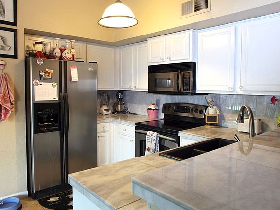 4th image of 2241 W Monona Dr