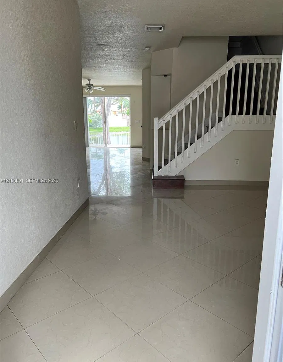 Doral Isles North Sec Two — Photo 2